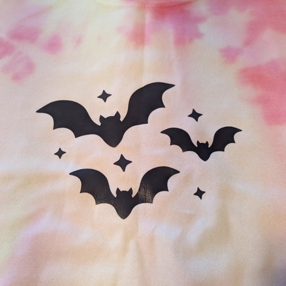 Kawaii Bats Pink Tie Dyed Oversized Crewneck Sweatshirt. Size Medium - Picture 4 of 5